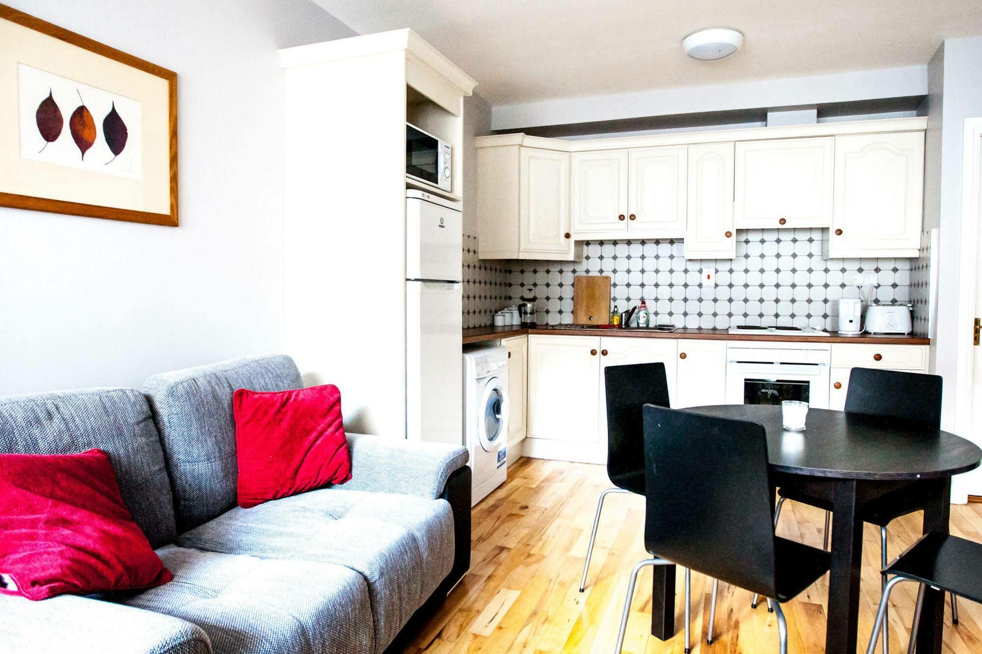 Dominick Street Apartments Голуэй Экстерьер фото